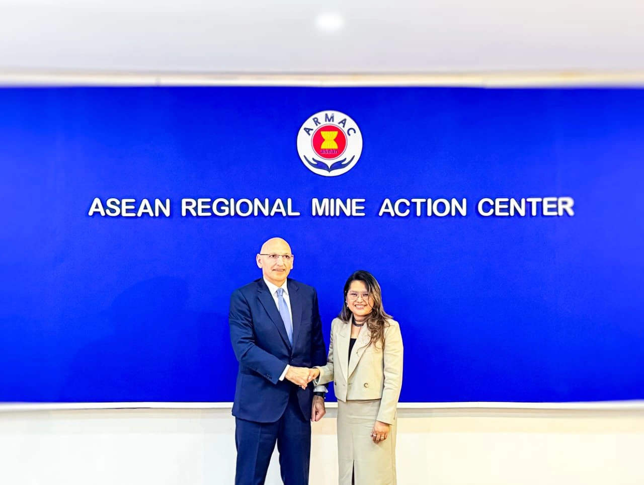 Azerbaijan's Presidential Envoy for Special Assignments holds series of meetings in Cambodia (PHOTO)