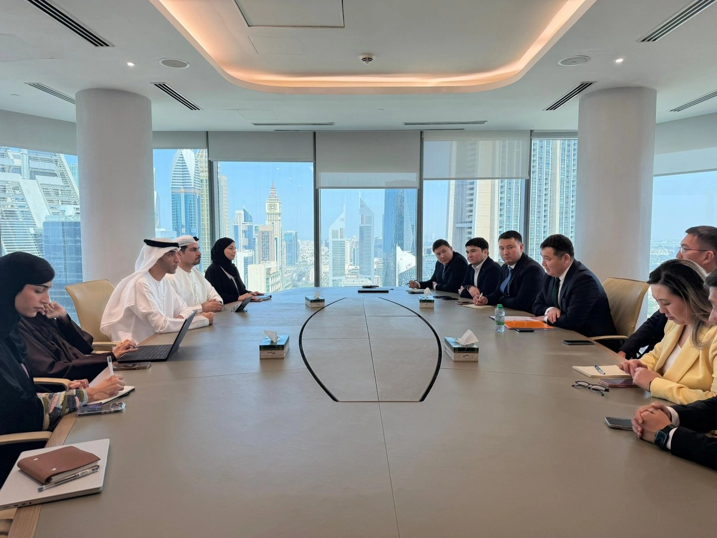 Kyrgyzstan, UAE discuss expanding trade and investment cooperation