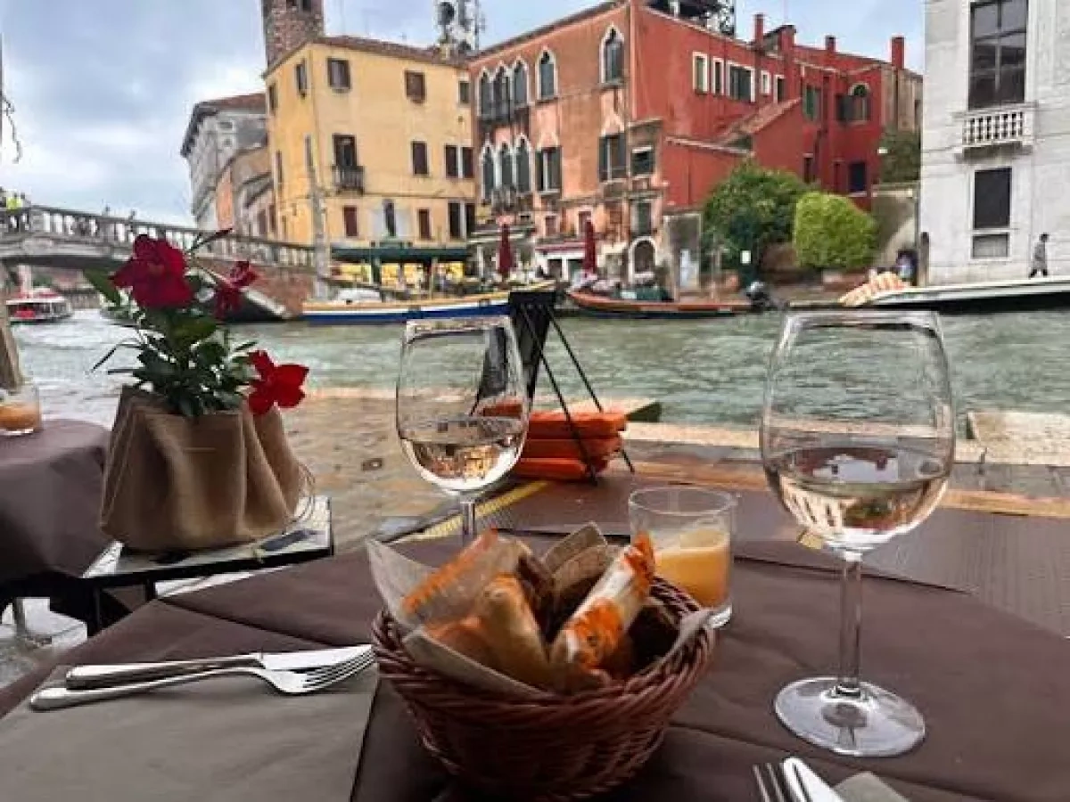 A city on the water, where time moves differently Venice through the eyes of an Azerbaijani journalist
