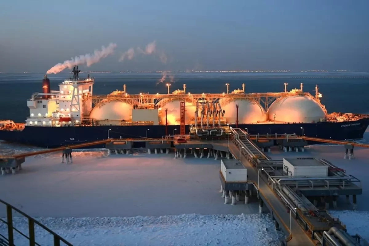 Russia expands shadow LNG fleet ahead of EU import ban – FT