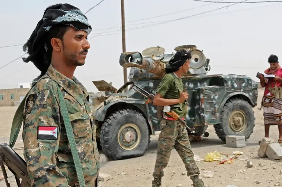 Yemeni government declares mobilisation as open war inches closer