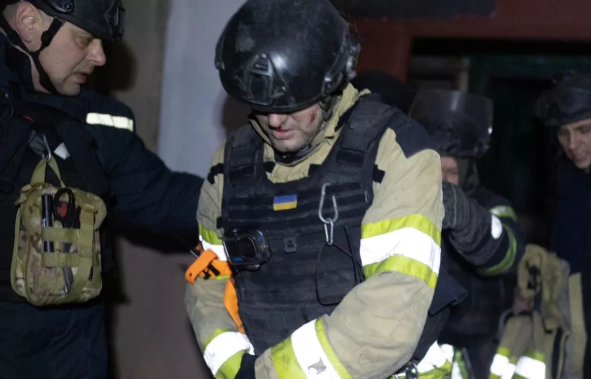 Russian FPV drone strikes rescuers in Ukrainian city PHOTO
