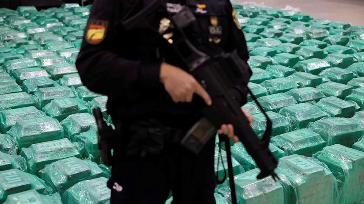 Spanish police seize 10 tons of cocaine on ship off Canary Islands video