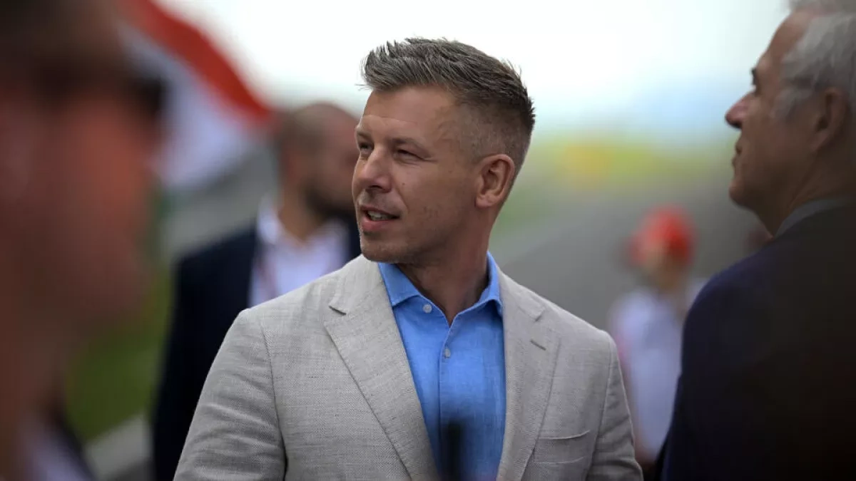 Hungarian PM Magyar splashed with wine at harvest festival