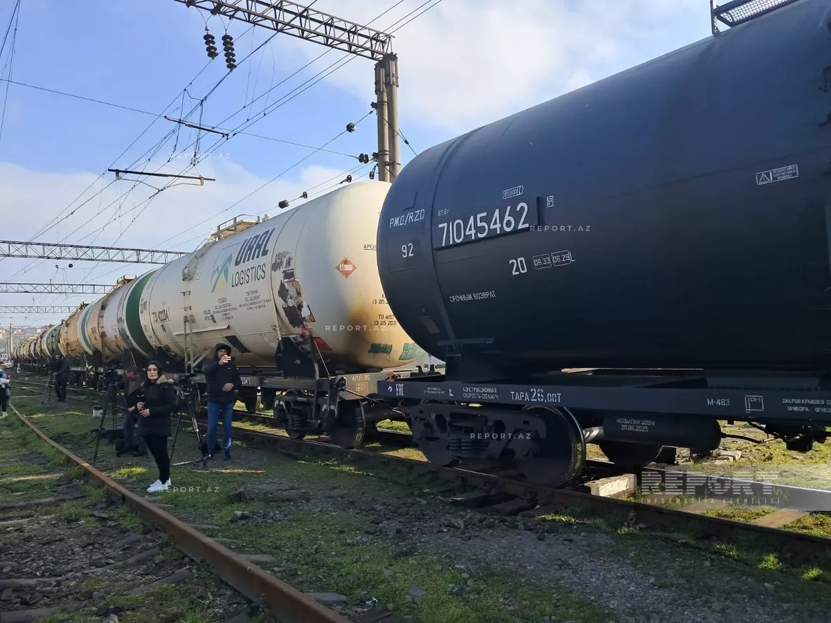 Train carrying Russian grain departs for Armenia via Azerbaijan PHOTO