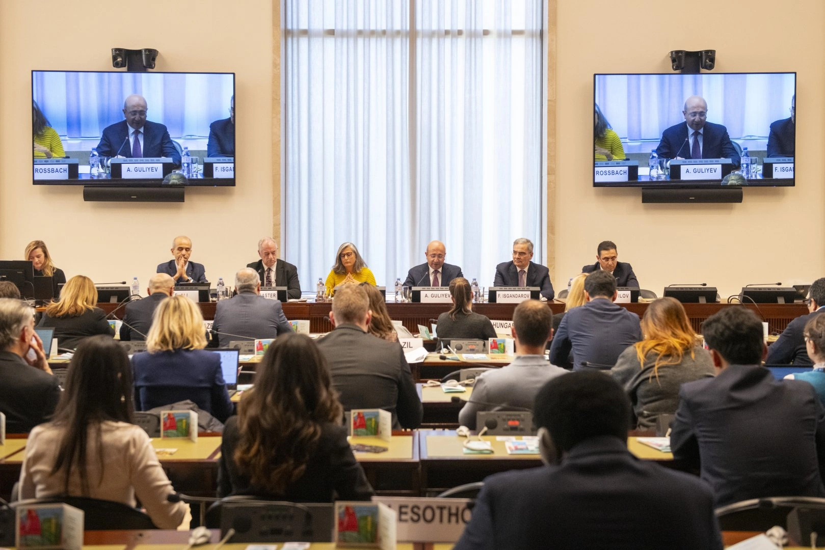 Azerbaijan, UN-Habitat sign major agreement on WUF13 arrangements (PHOTO)