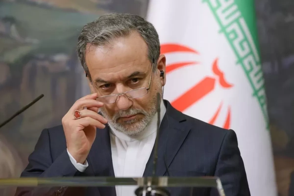 Iran urges China to fast-track joint projects, agreements