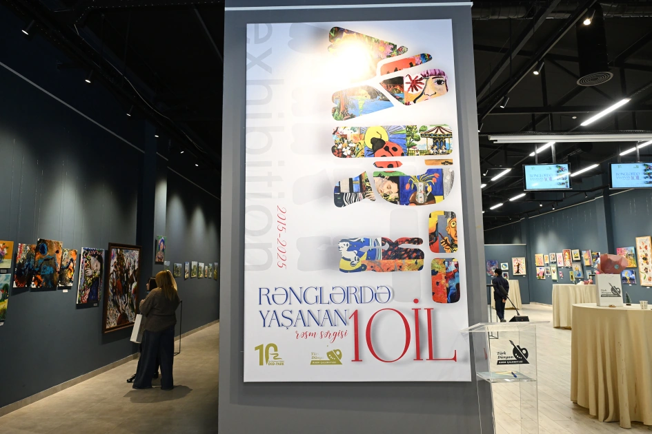 Head of Baku Media Center Arzu Aliyeva and Alena Aliyeva attend “10 Years Lived in Colors” exhibition (PHOTO)