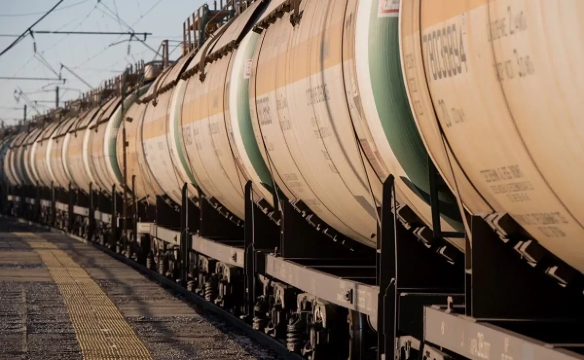 Russia extends diesel fuel export ban through September