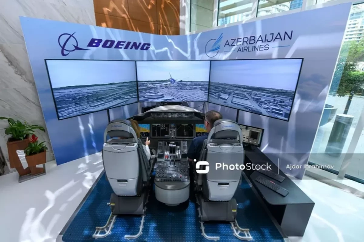 Boeing 787 Dreamliner flight simulator showcased in Baku VIDEO