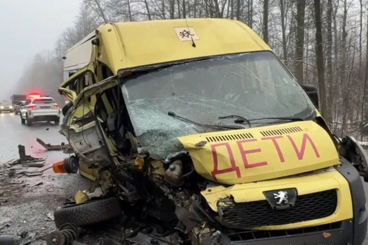 Car smashes into children’s minibus in Russia's Bryansk, 21 injured