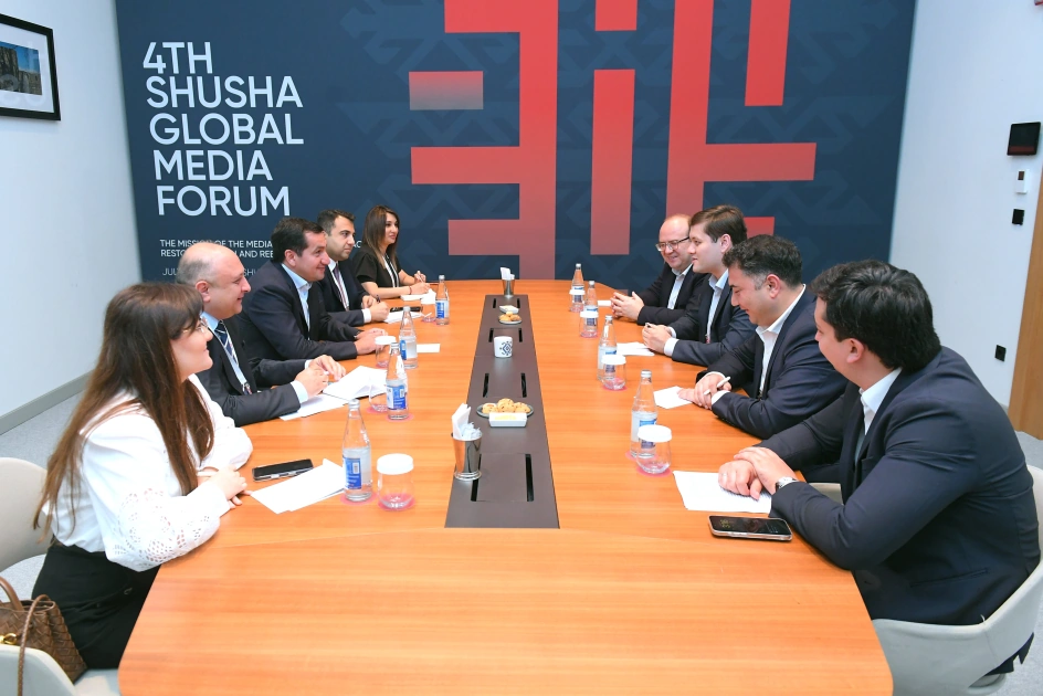 Azerbaijan, Uzbekistan discuss expanding media cooperation (PHOTO)