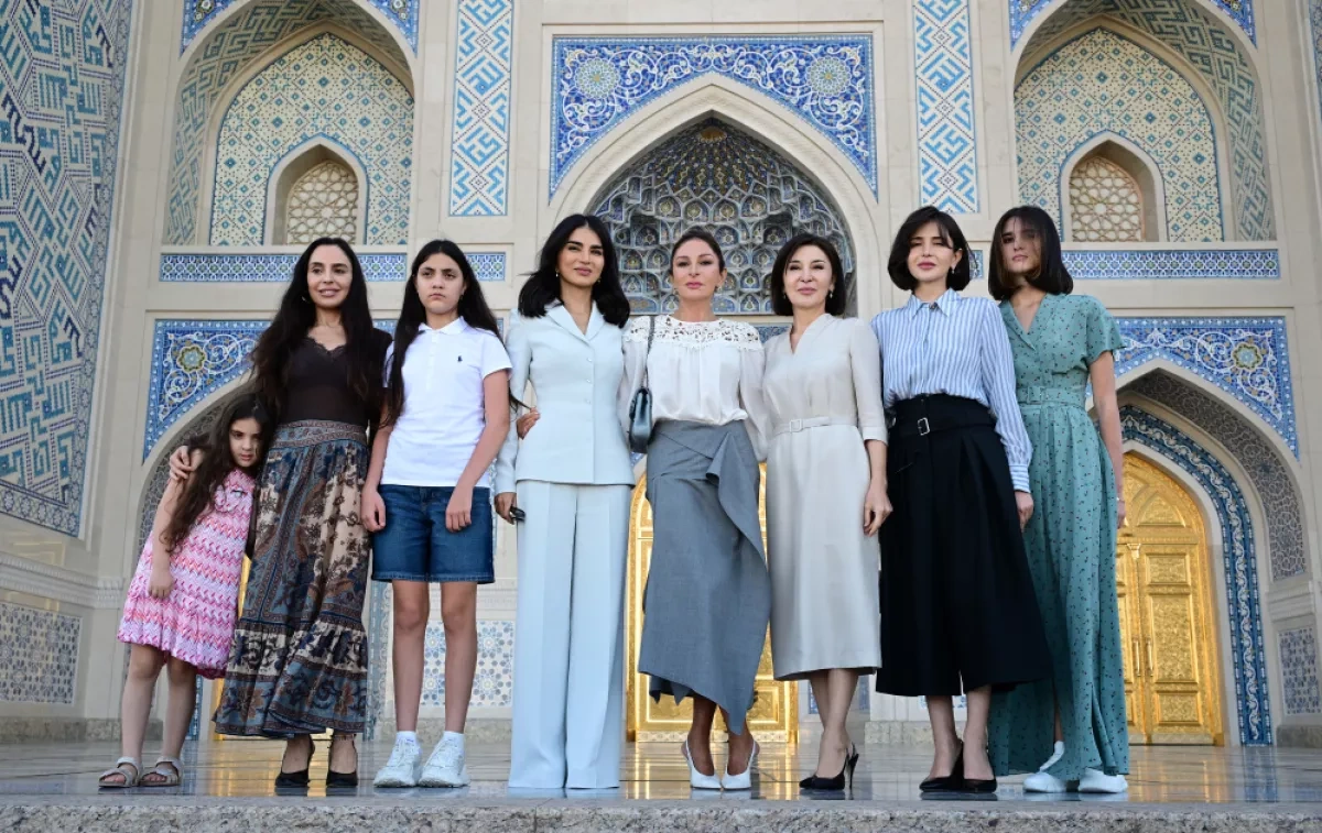 Azerbaijan, Uzbekistan first families explore Islamic Civilization Center in Tashkent PHOTO