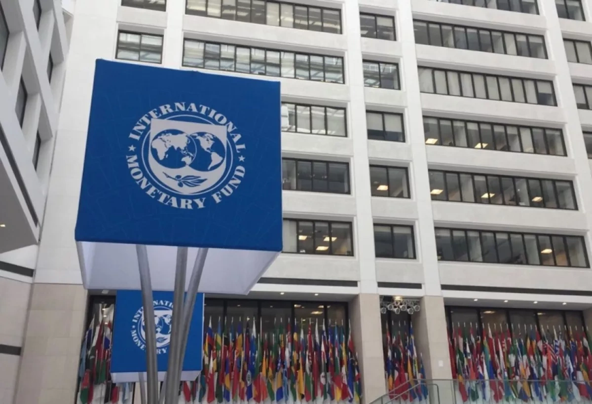 Economy defies turbulence: IMF, ING forecast growth of Azerbaijan’s GDP Review by Khazar Akhundov