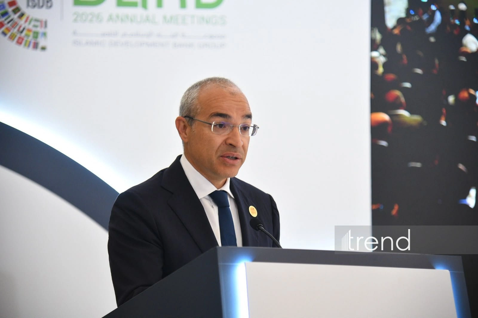 Azerbaijan highlights strategic priority in cooperation with IsDB