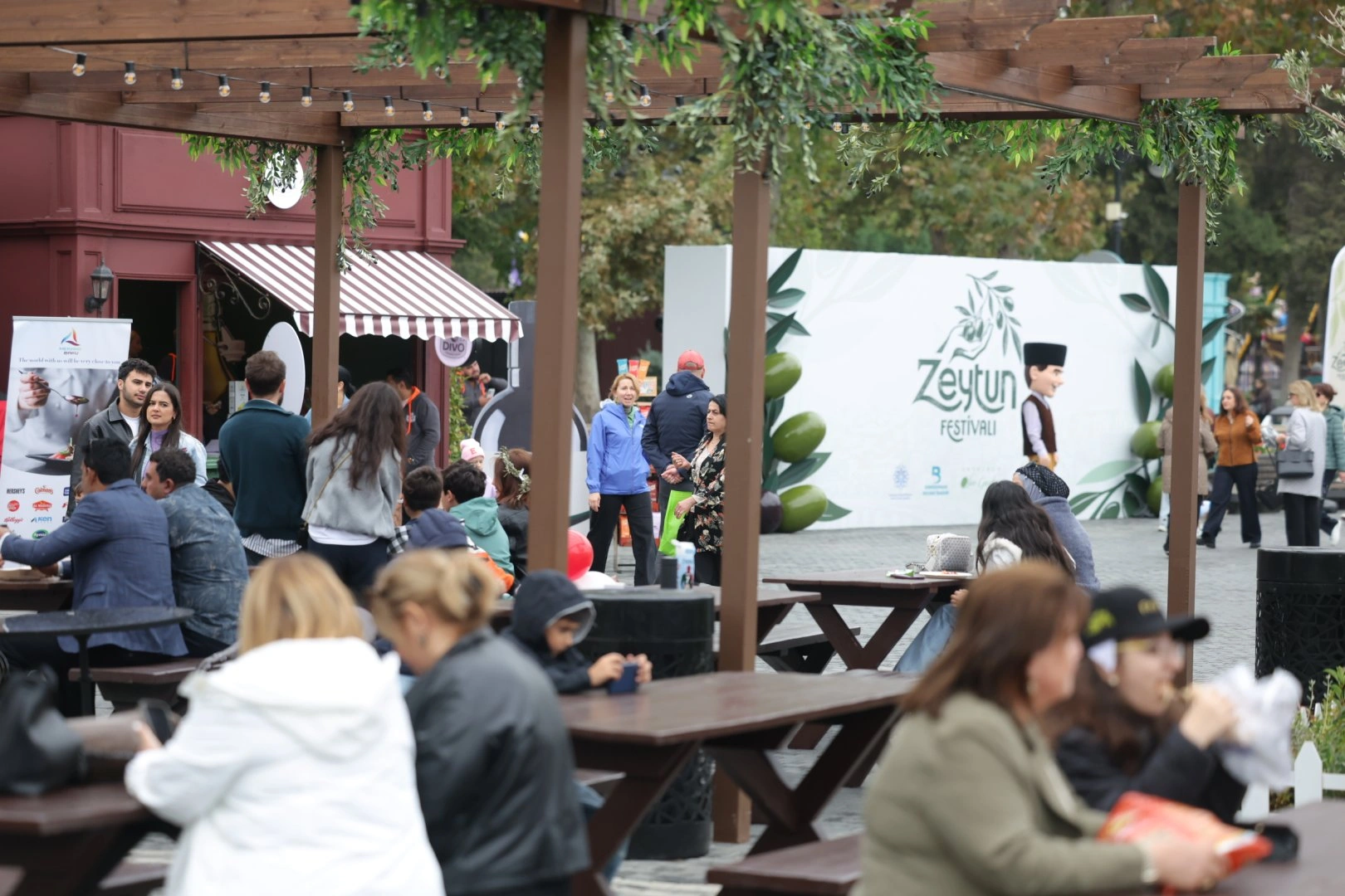 Olive Festival continues in Baku despite rainy weather (PHOTO)
