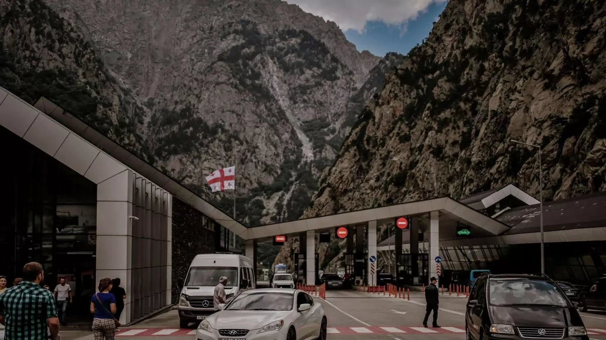 Avalanche risk closes road to Georgian-Russian border