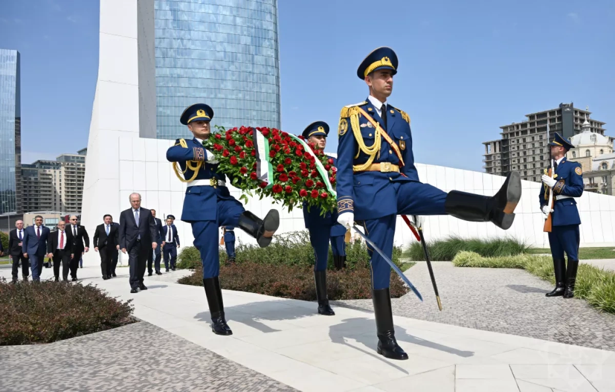 Palestinian PM pays tribute to Azerbaijan’s national leader, martyrs during Baku visit PHOTO