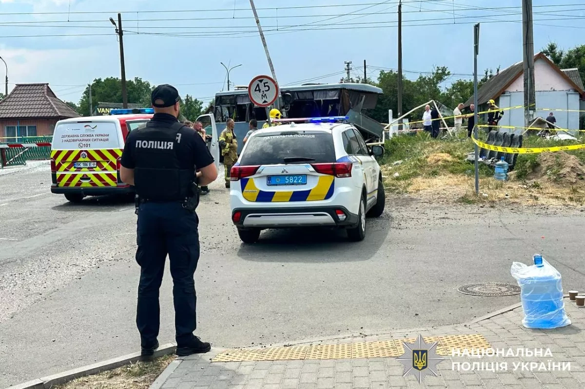 Train-minibus collision in Ukraine leaves four dead, 13 injured PHOTO/VIDEO