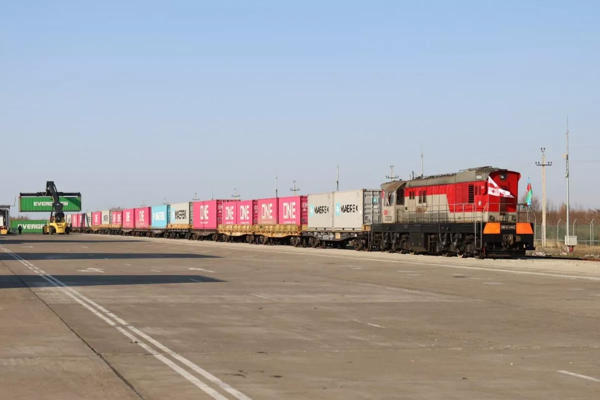 Azerbaijan, Georgia discuss boosting rail freight volumes PHOTO