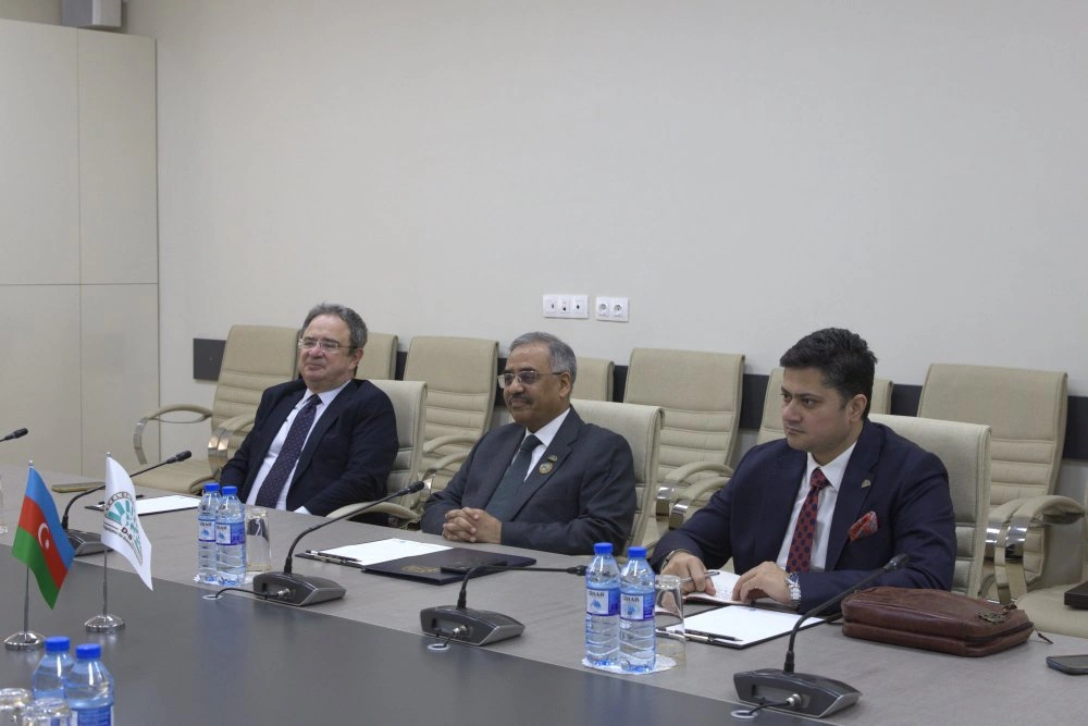 Media Development Agency holds bilateral meeting with D-8 Secretary-General (PHOTO)