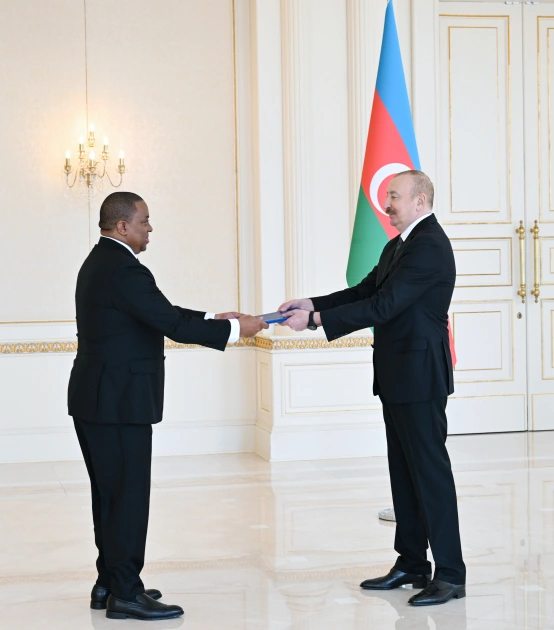 President Ilham Aliyev receives newly appointed ambassador of Eswatini to Azerbaijan (PHOTO)