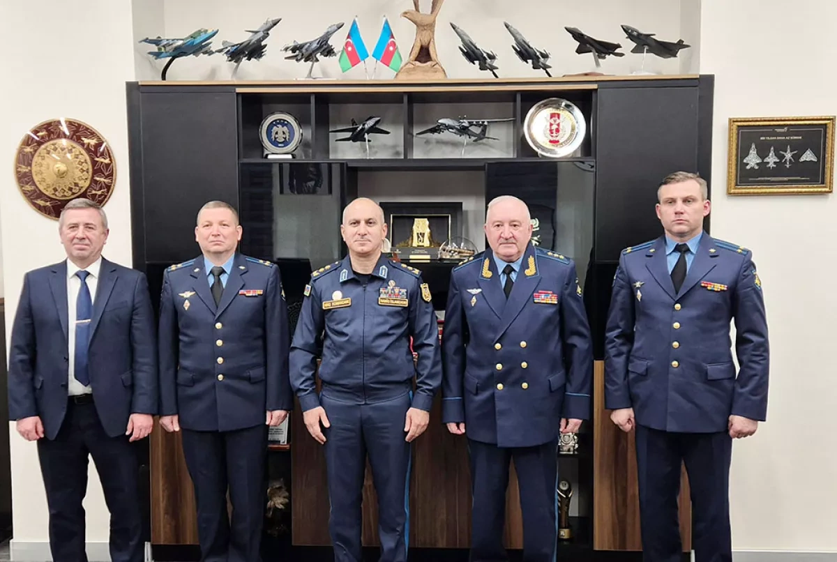 Azerbaijani, Russian top brass meet to strengthen military ties PHOTO