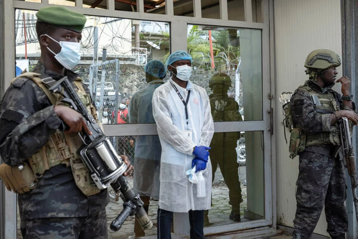 Mob storms Ebola hospital in Congo over demand for bodies of kin
