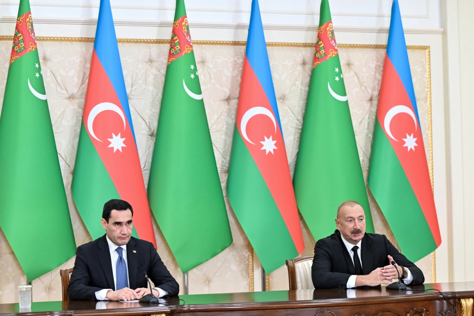 Presidents Ilham Aliyev and President of Turkmenistan delivered press statements (PHOTO)