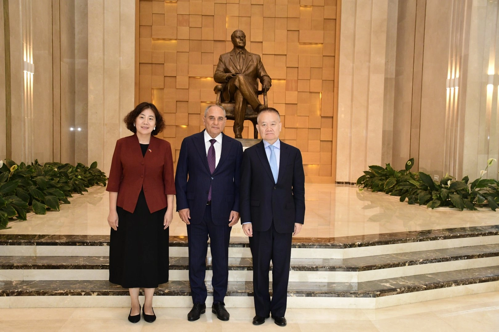 Azerbaijan, China deepen dialogue on strategic ties (PHOTO)