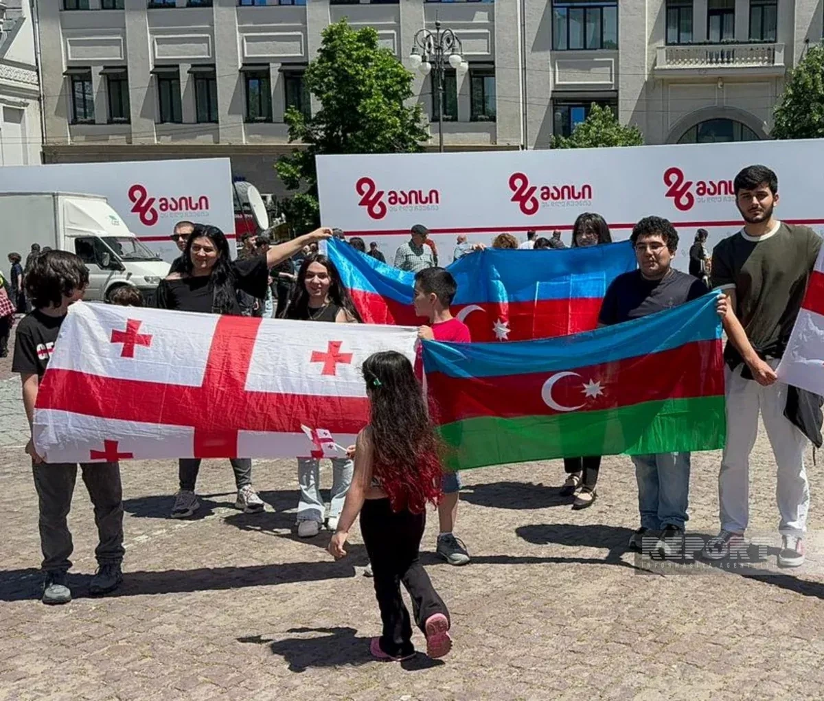 Azerbaijanis join Independence Day march in Tbilisi