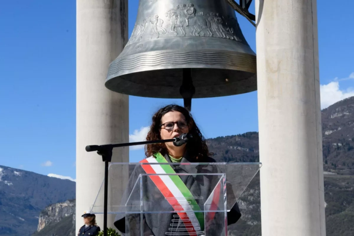 Azerbaijani flag gets raised in Italy to mark Day of Genocide PHOTO