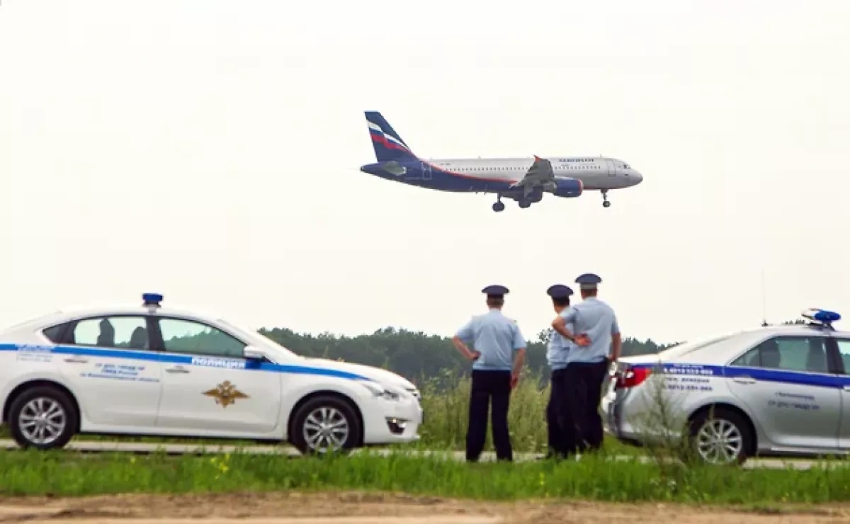 Russia bans transit flights near capital, cuts altitude limits