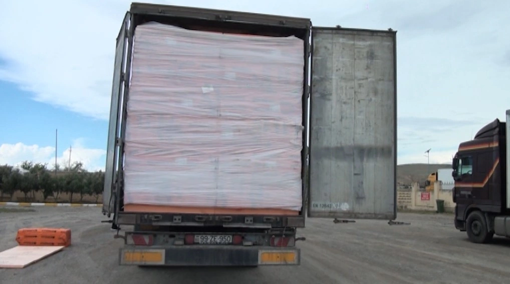 Azerbaijan exports goods to Armenia following customs procedures (PHOTO)