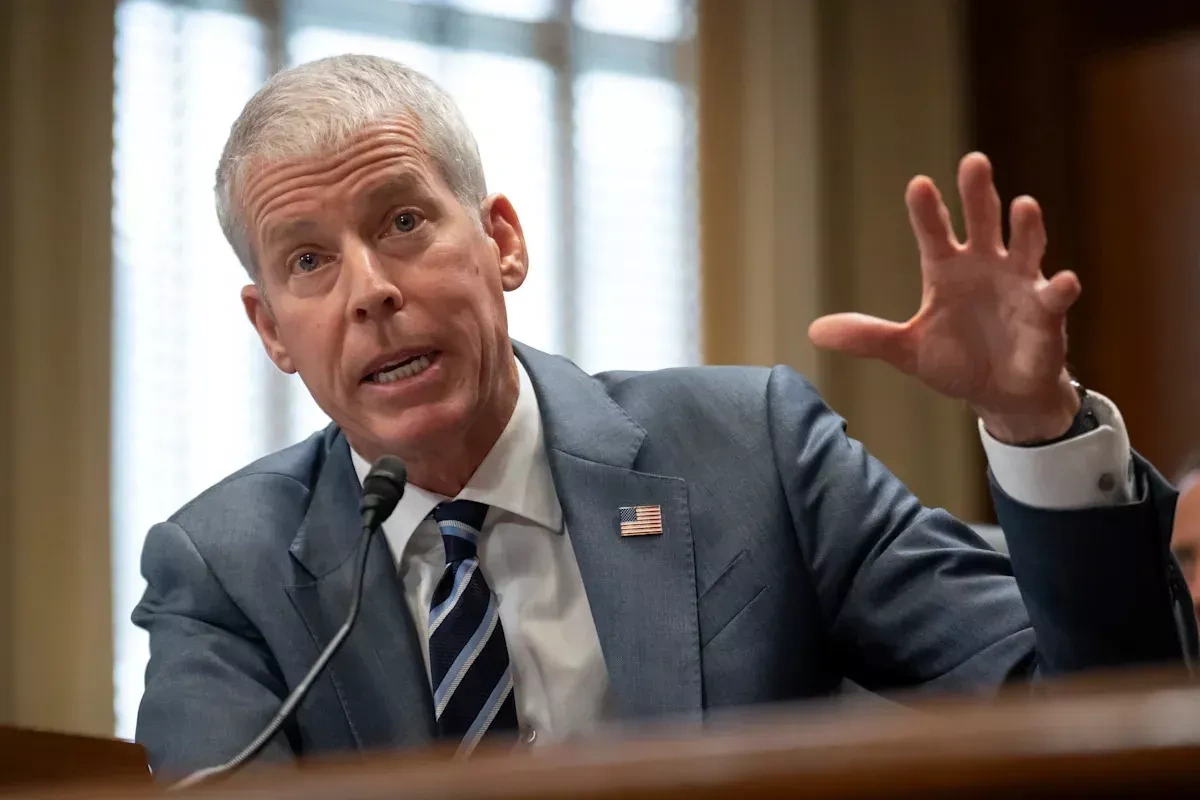 US energy chief: Hormuz shipping could resume without full mine clearance