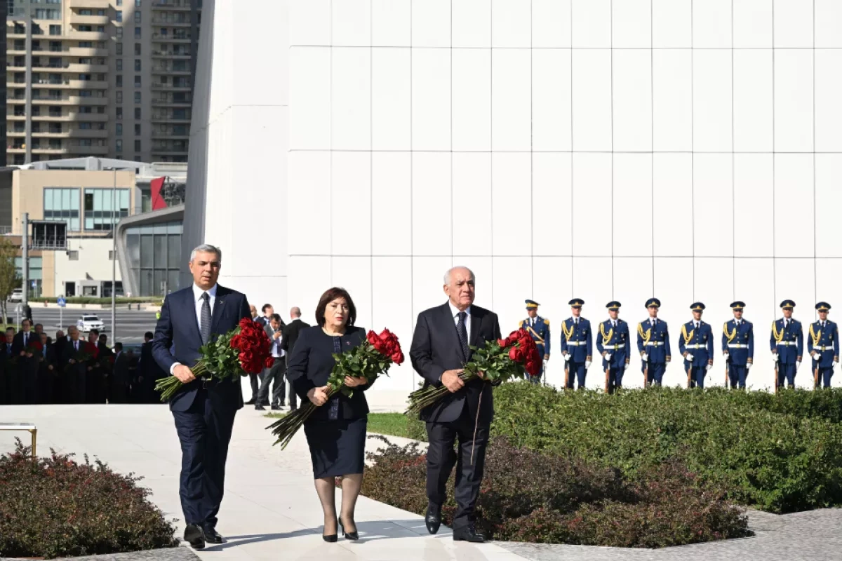 Azerbaijani state officials visit Victory Park to pay tribute to martyrs PHOTO