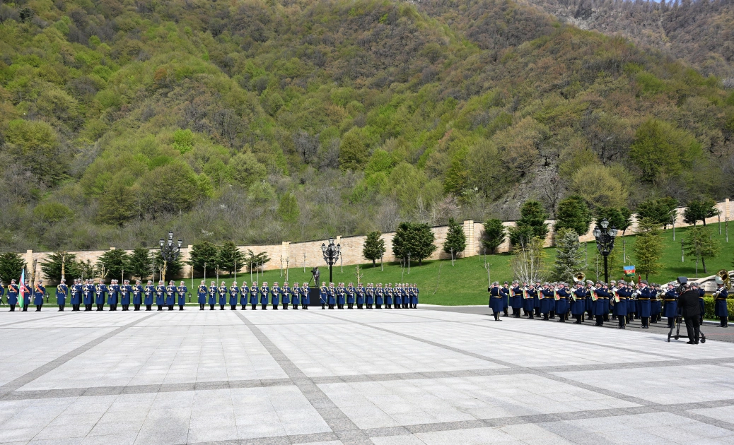 Official welcome ceremony held for Prime Minister of the Czech Republic Andrej Babiš in Azerbaijan (PHOTO)