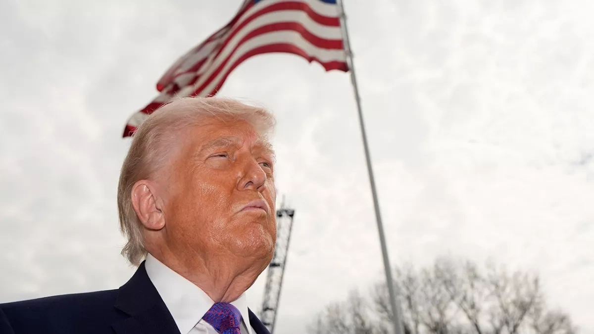 US president claims key shipping route in Gulf back open