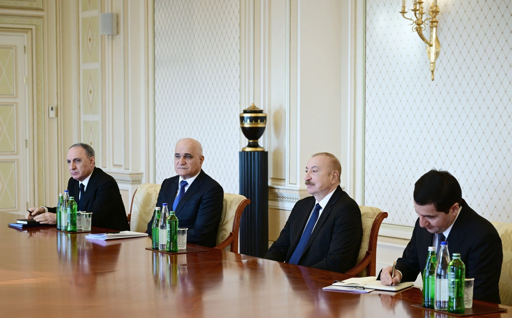 President Ilham Aliyev meets Russian Deputy Prime Minister (PHOTO)