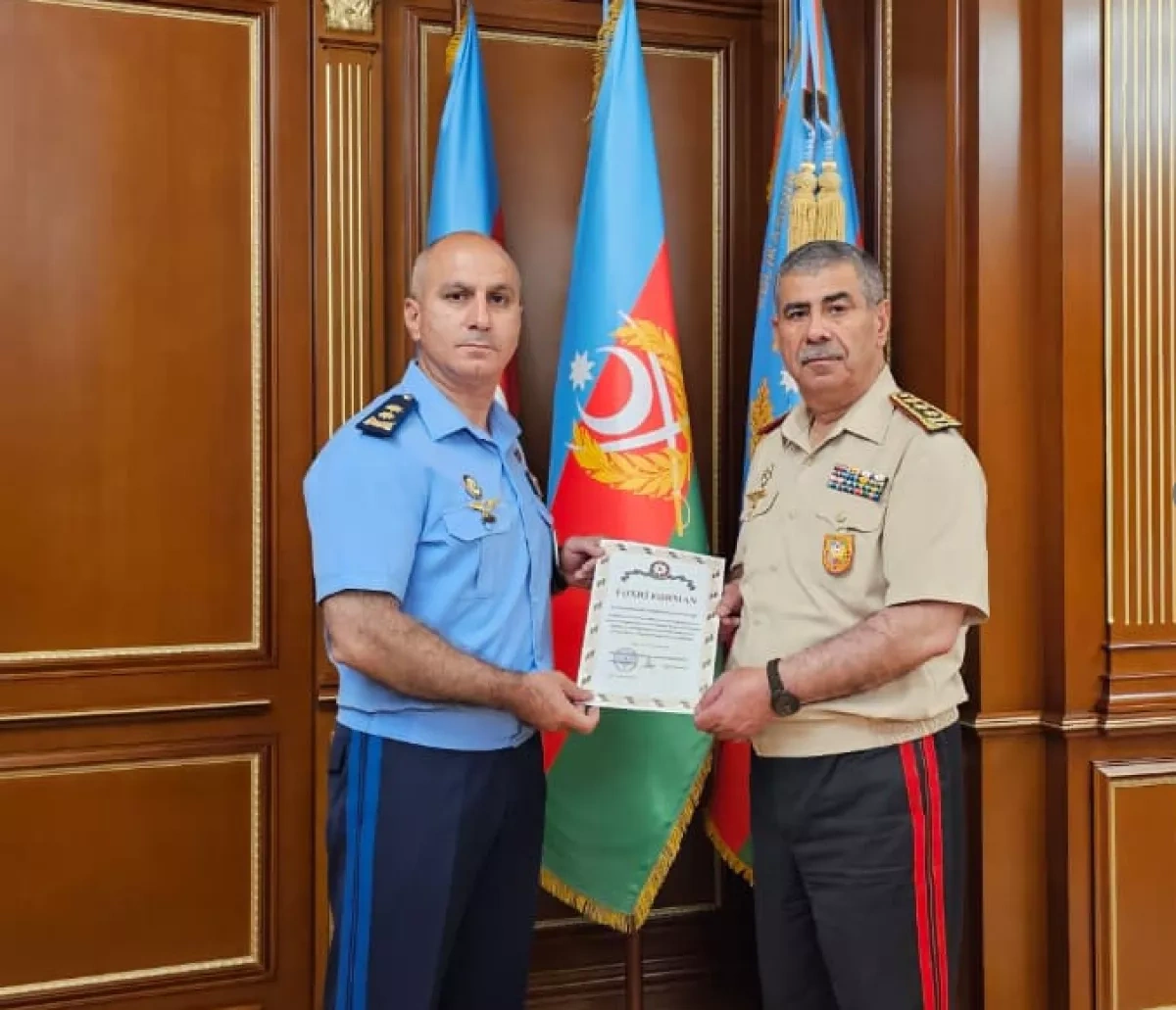 Azerbaijani defence minister awards group of servicemen PHOTO