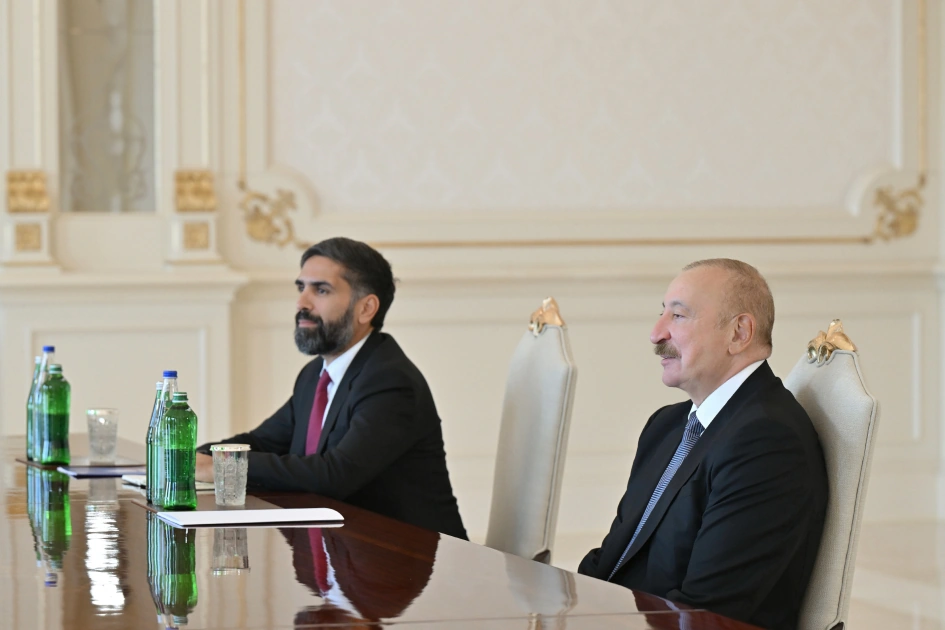President Ilham Aliyev receives FIFA President (PHOTO)