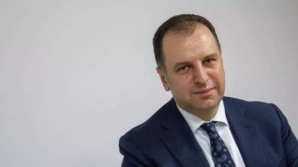 Armenia orders arrest of former Defence Minister Vigen Sargsyan