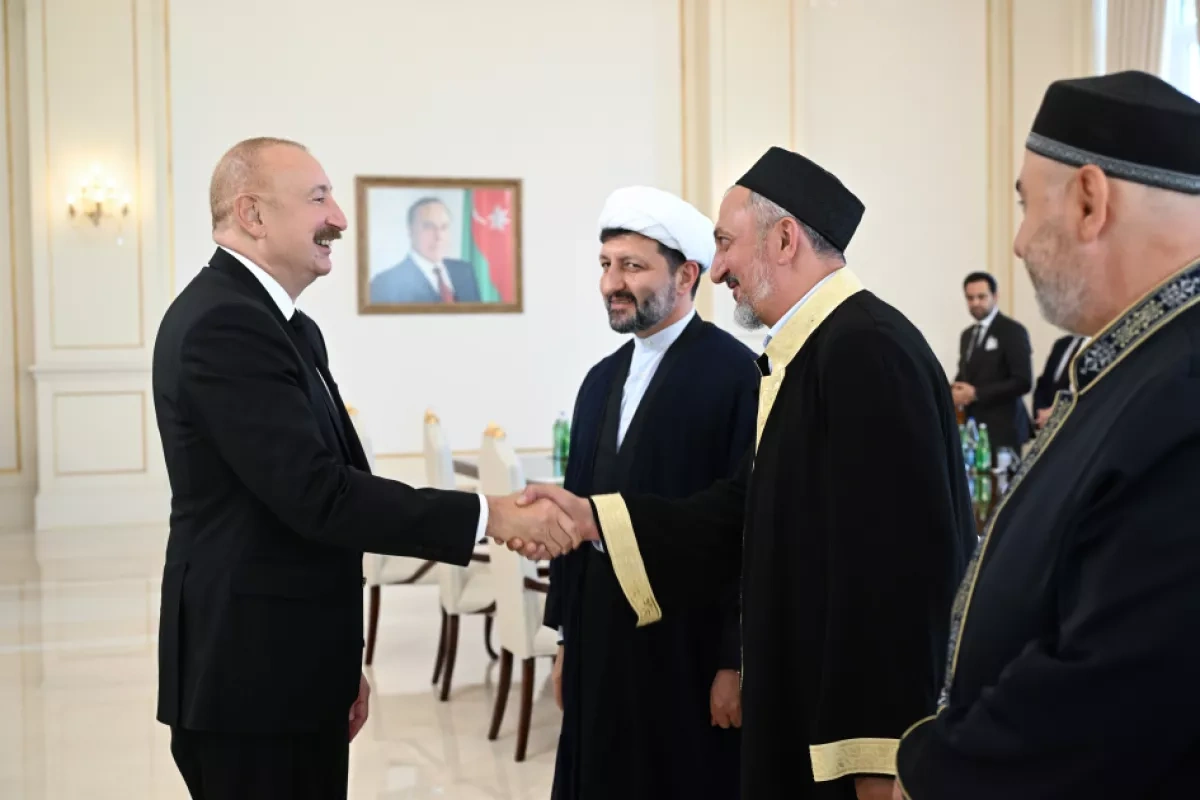 President Ilham Aliyev receives OTS officials, Muslim religious leaders in Baku PHOTO