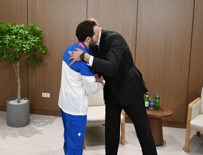 President Ilham Aliyev's sincere dialogue with Azerbaijani judoka Ahmad Yusifov (PHOTO)