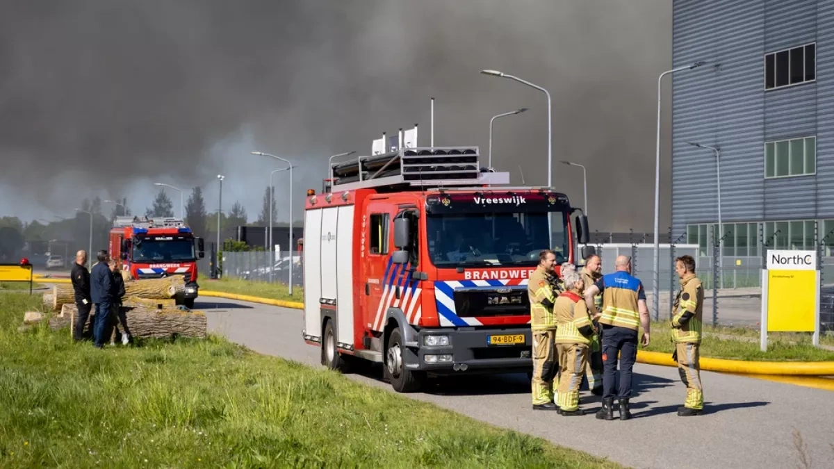 Netherlands data centre fire prompts emergency response in Almere