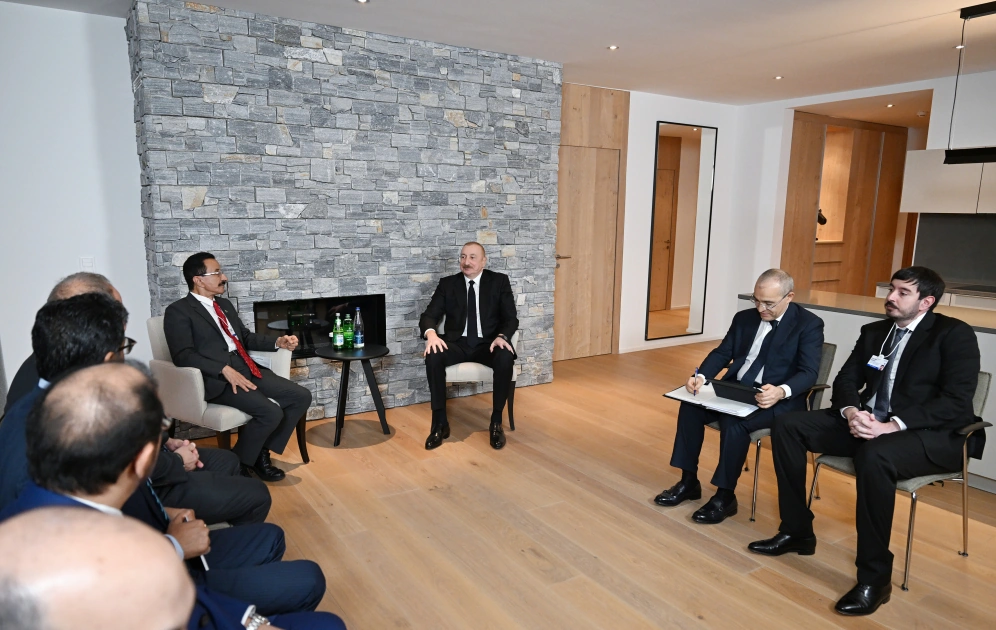 President Ilham Aliyev meets with Chairman and CEO of DP World group of companies in Davos (PHOTO)