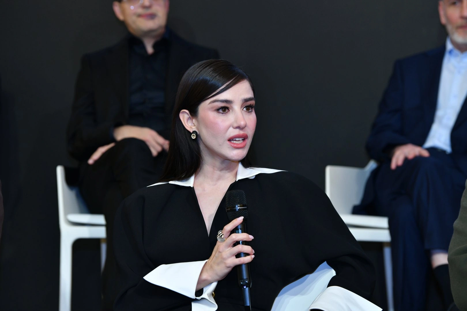 Heydar Aliyev Center hosts briefing with creative team of film "44" - one of Azerbaijan's major film projects (PHOTO/VIDEO)