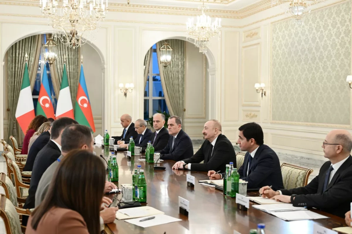President Aliyev holds expanded meeting with Italian PM in Baku PHOTO