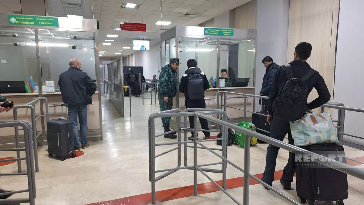 Turkish and Tajik citizens evacuated from Iran to Azerbaijan PHOTO