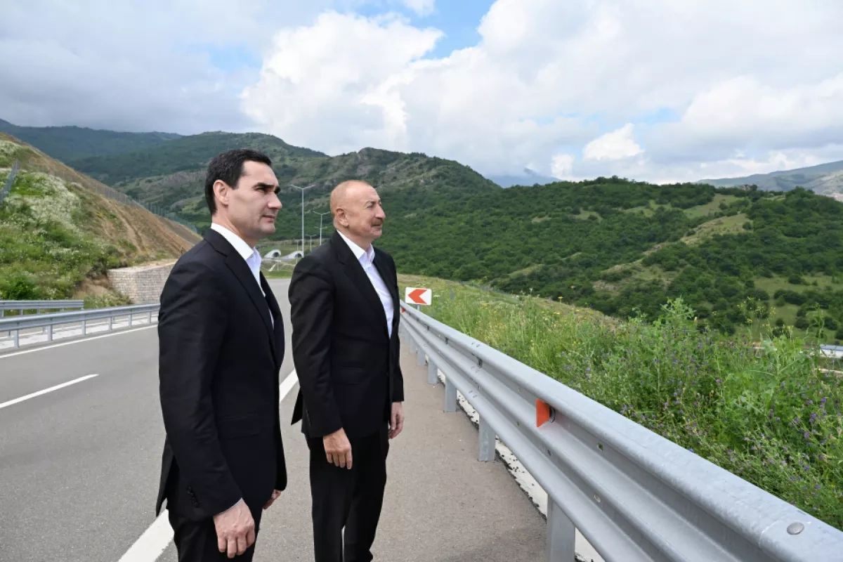 Azerbaijani, Turkmen leaders pose for photo against backdrop of Shusha’s Dashalti village PHOTO